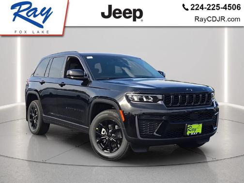 Diamond Black Crystal Pearlcoat 2026 Jeep Grand Cherokee Altitude