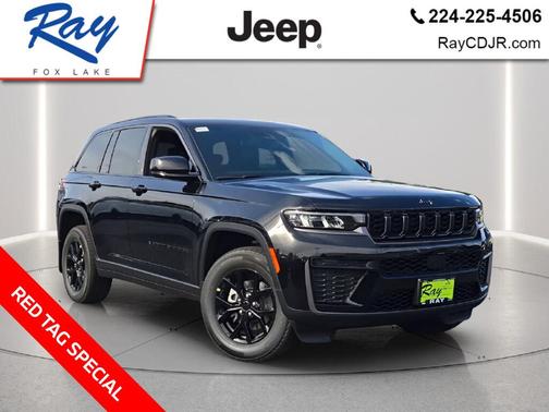 Diamond Black Crystal Pearlcoat 2026 Jeep Grand Cherokee Altitude