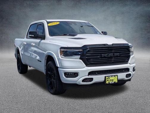 Bright White Clearcoat 2022 RAM 1500 Laramie