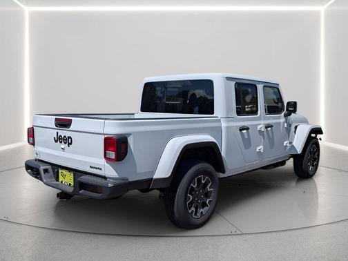 Bright White Clearcoat 2026 Jeep Gladiator Sahara 4x4