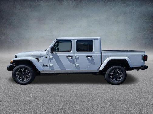Bright White Clearcoat 2026 Jeep Gladiator Sahara 4x4