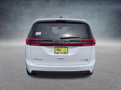 Bright White Clearcoat 2027 Chrysler Pacifica Limited