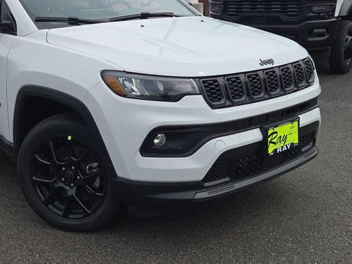Bright White Clearcoat 2026 Jeep Compass Latitude
