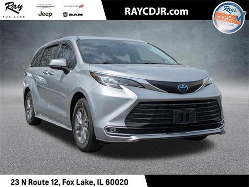 2021 Toyota Sienna XLE 8 Passenger