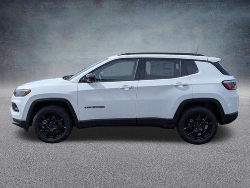 Bright White Clearcoat 2026 Jeep Compass Latitude