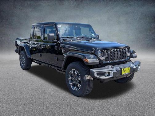 Black Clearcoat 2026 Jeep Gladiator Sahara 4x4