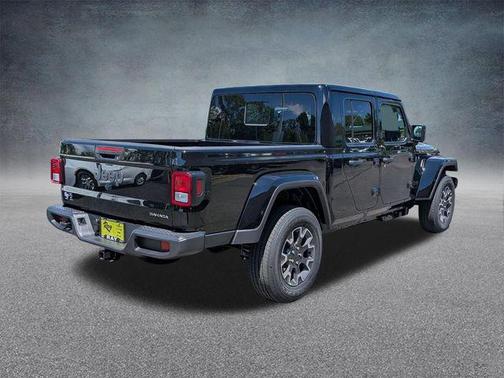 Black Clearcoat 2026 Jeep Gladiator Sahara 4x4