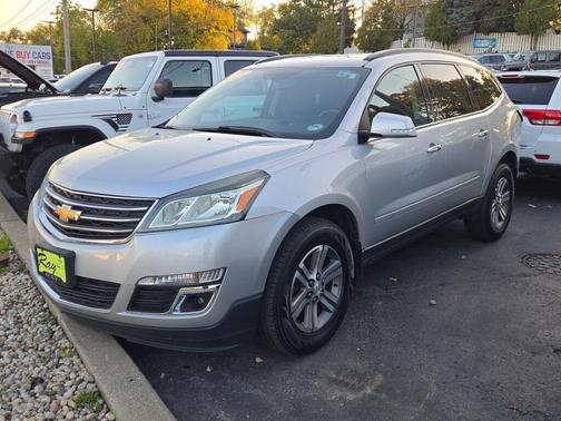 Silver Ice Metallic 2016 Chevrolet Traverse 2LT