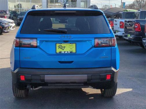 2026 Jeep Cherokee Laredo 4x4