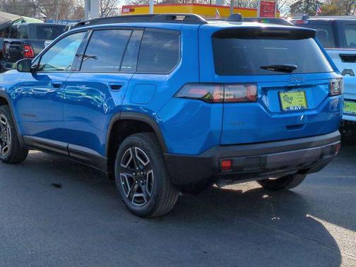 2026 Jeep Cherokee Laredo 4x4