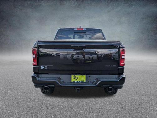 Diamond Black Crystal Pearlcoat 2026 RAM 1500 Big Horn/Lone Star