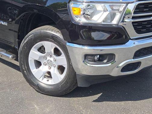 Diamond Black Crystal Pearlcoat 2023 RAM 1500 Big Horn/Lone Star