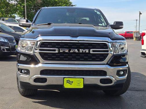 Diamond Black Crystal Pearlcoat 2023 RAM 1500 Big Horn/Lone Star