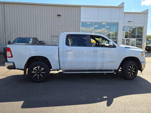 Bright White 2022 RAM 1500 Big Horn/Lone Star