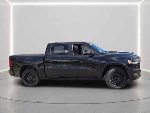 Diamond Black Crystal Pearlcoat 2027 RAM 1500 Limited