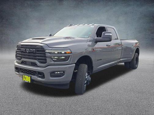 Ceramic Gray Clearcoat 2026 RAM 3500 Laramie Crew Cab 4x4 8' Box