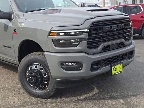 Ceramic Gray Clearcoat 2026 RAM 3500 Laramie Crew Cab 4x4 8' Box