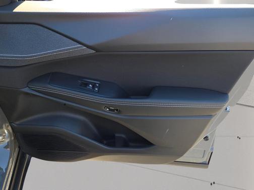 Sting-Gray Clearcoat 2026 Jeep Cherokee Laredo 4x4