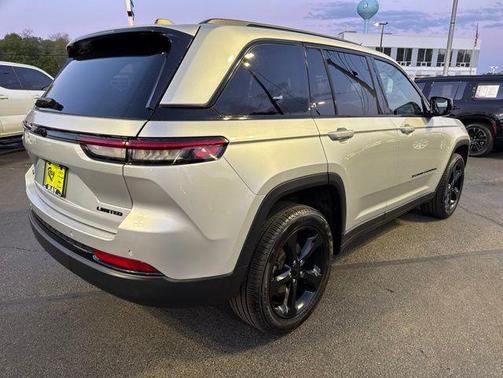Silver Zynith 2023 Jeep Grand Cherokee Limited