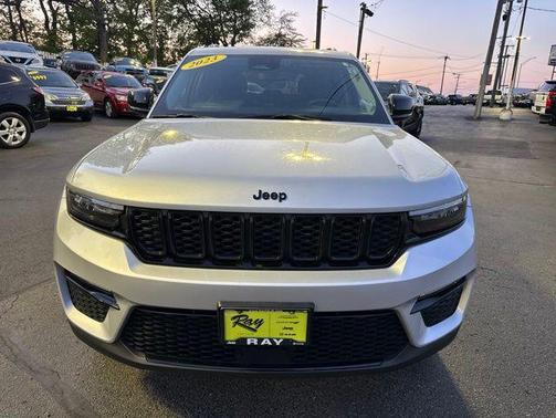 Silver Zynith 2023 Jeep Grand Cherokee Limited