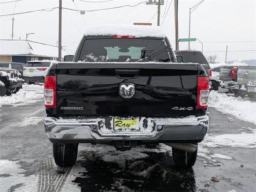 2024 RAM 2500 Big Horn Crew Cab 4x4 6'4' Box