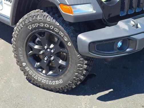 Bright White Clearcoat 2021 Jeep Wrangler Willys