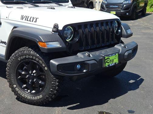 Bright White Clearcoat 2021 Jeep Wrangler Willys