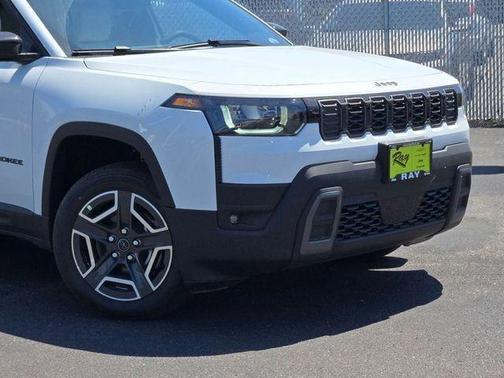 Bright White Clearcoat 2026 Jeep Cherokee Limited