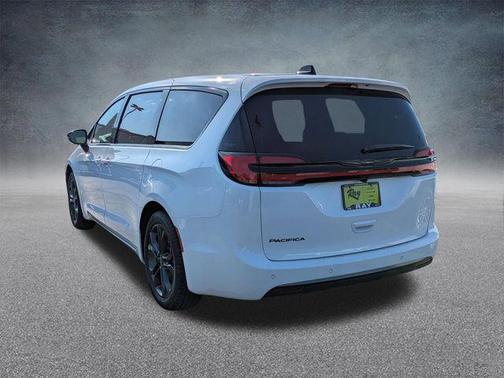 Bright White Clearcoat 2026 Chrysler Pacifica L