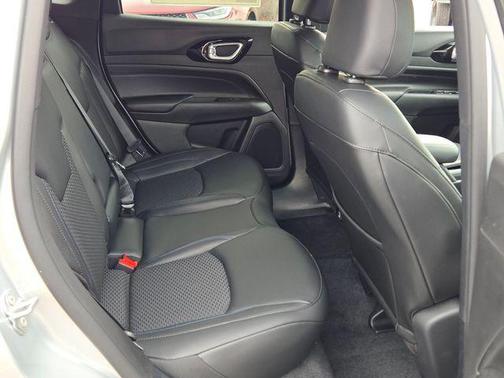 Silver Zynith Metallic Clearcoat 2026 Jeep Compass Latitude
