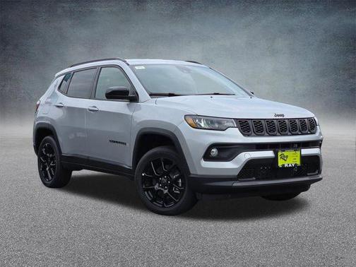 Silver Zynith Metallic Clearcoat 2026 Jeep Compass Latitude