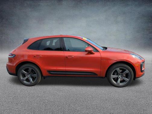 2025 Porsche Macan 