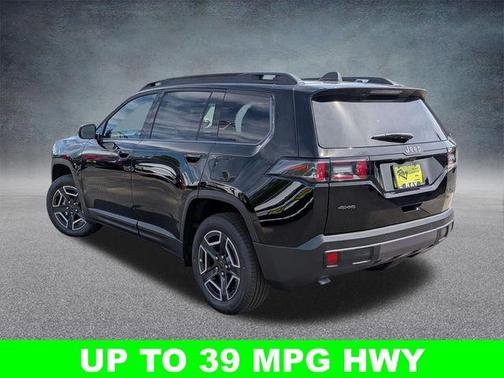 Diamond Black Crystal Pearlcoat 2026 Jeep Cherokee Laredo 4x4
