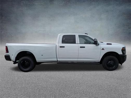 2025 RAM 3500 Tradesman Crew Cab 4x4 8' Box