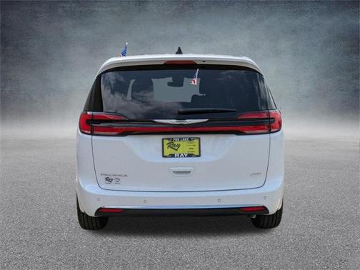 2025 Chrysler Pacifica L