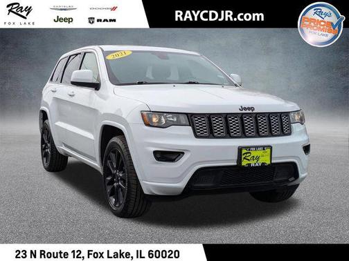 Bright White Clearcoat 2021 Jeep Grand Cherokee Laredo