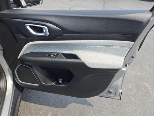 Billet Silver Metallic Clearcoat 2023 Jeep Compass Latitude