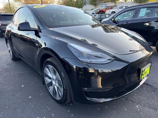 2023 Tesla Model Y Long Range Dual Motor All-Wheel Drive