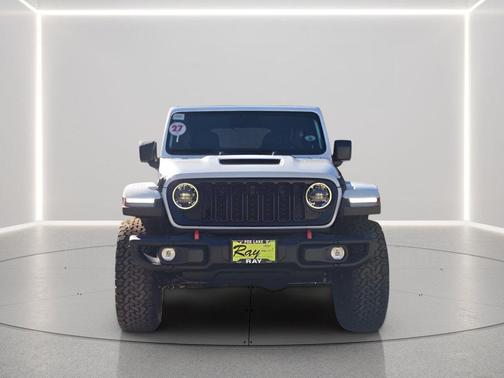 Bright White Clearcoat 2027 Jeep Wrangler Rubicon