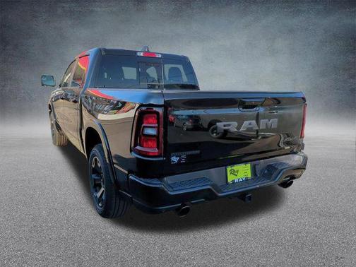 Diamond Black Crystal Pearlcoat 2026 RAM 1500 Big Horn/Lone Star