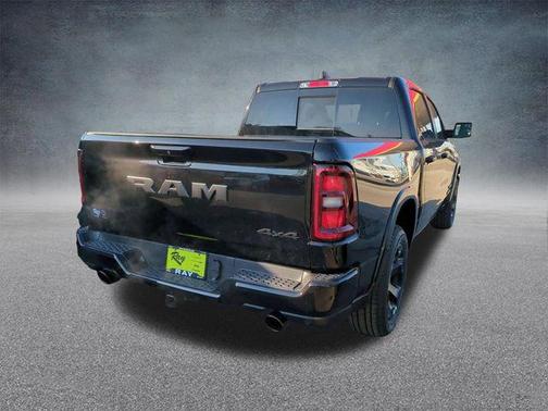 Diamond Black Crystal Pearlcoat 2026 RAM 1500 Big Horn/Lone Star