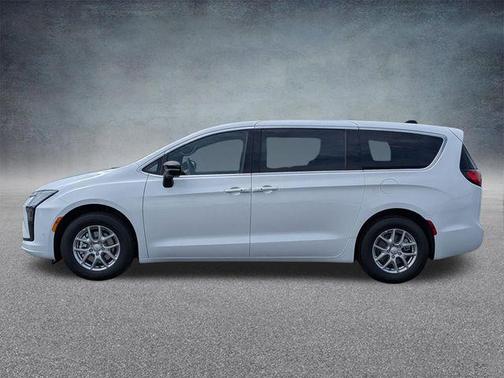 Bright White Clearcoat 2027 Chrysler Pacifica L
