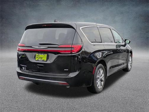 2025 Chrysler Pacifica L
