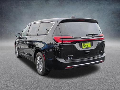 2025 Chrysler Pacifica L