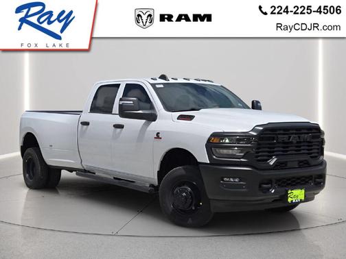 Bright White Clearcoat 2026 RAM 3500 Tradesman Crew Cab 4x4 8' Box
