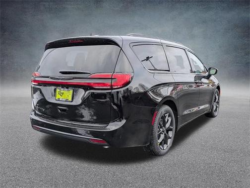 2026 Chrysler Pacifica L