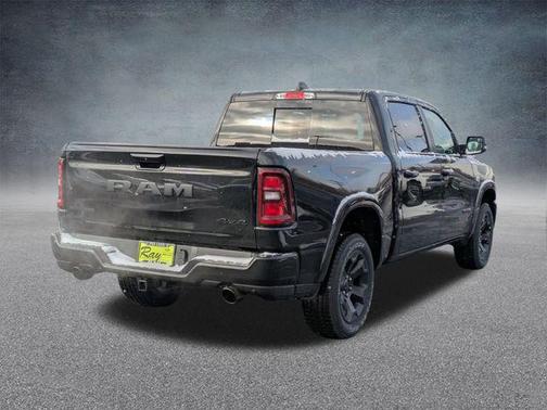 Diamond Black Crystal Pearlcoat 2026 RAM 1500 Big Horn/Lone Star