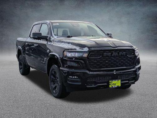 Diamond Black Crystal Pearlcoat 2026 RAM 1500 Big Horn/Lone Star