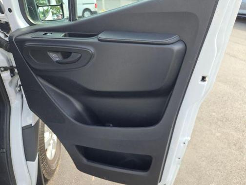 Arctic White 2022 Mercedes-Benz Sprinter 2500 High Roof
