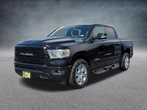 Diamond Black Crystal Pearlcoat 2021 RAM 1500 Big Horn/Lone Star